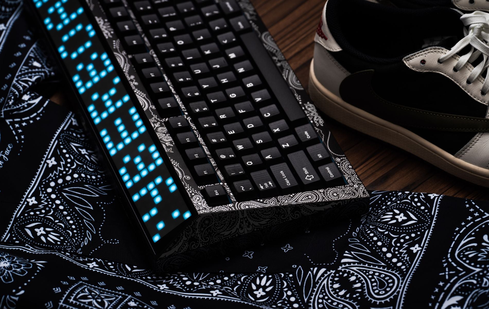 CYBERBOARD R4 Graffiti (multi-color anodizing) - Angry Miao