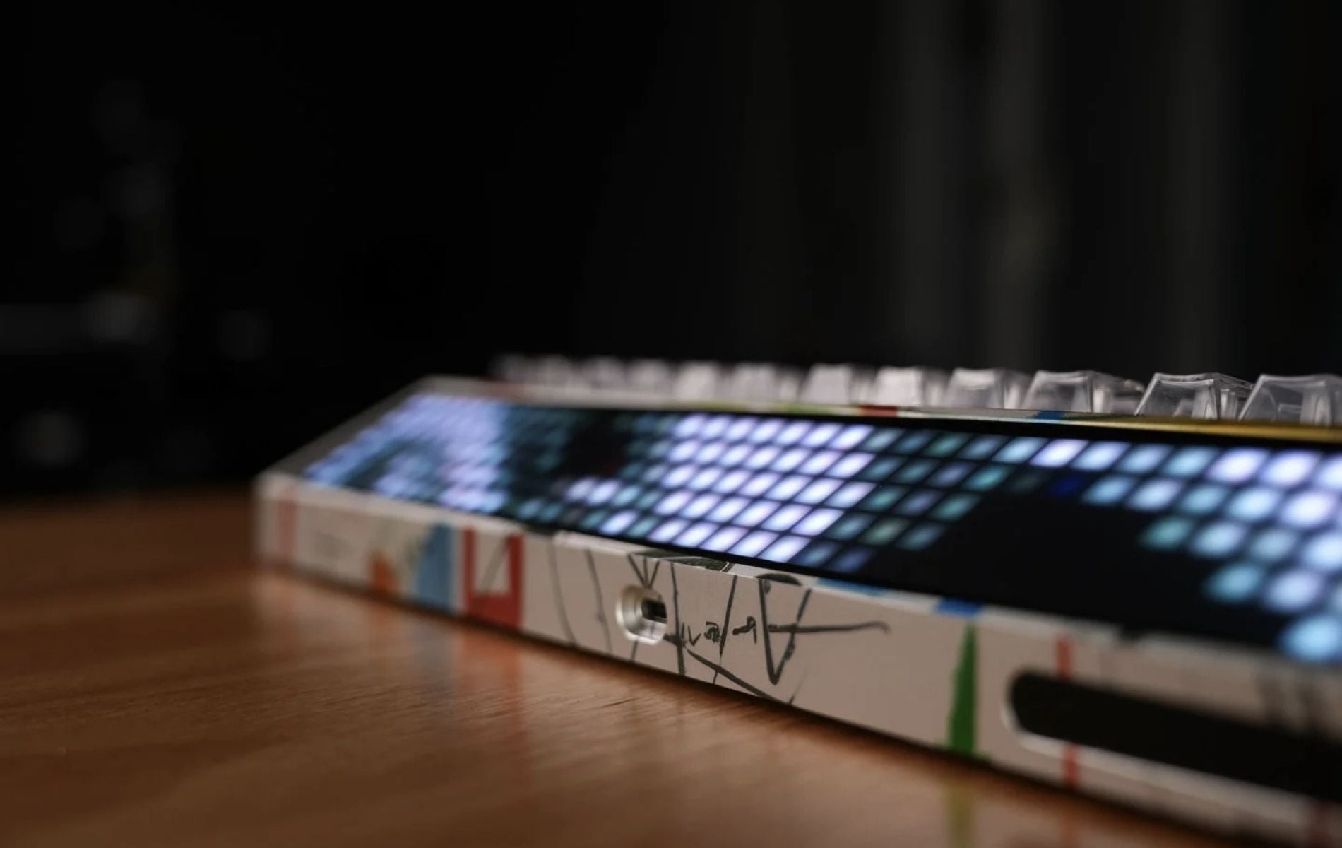 CYBERBOARD R4 Graffiti (multi-color anodizing) - Angry Miao
