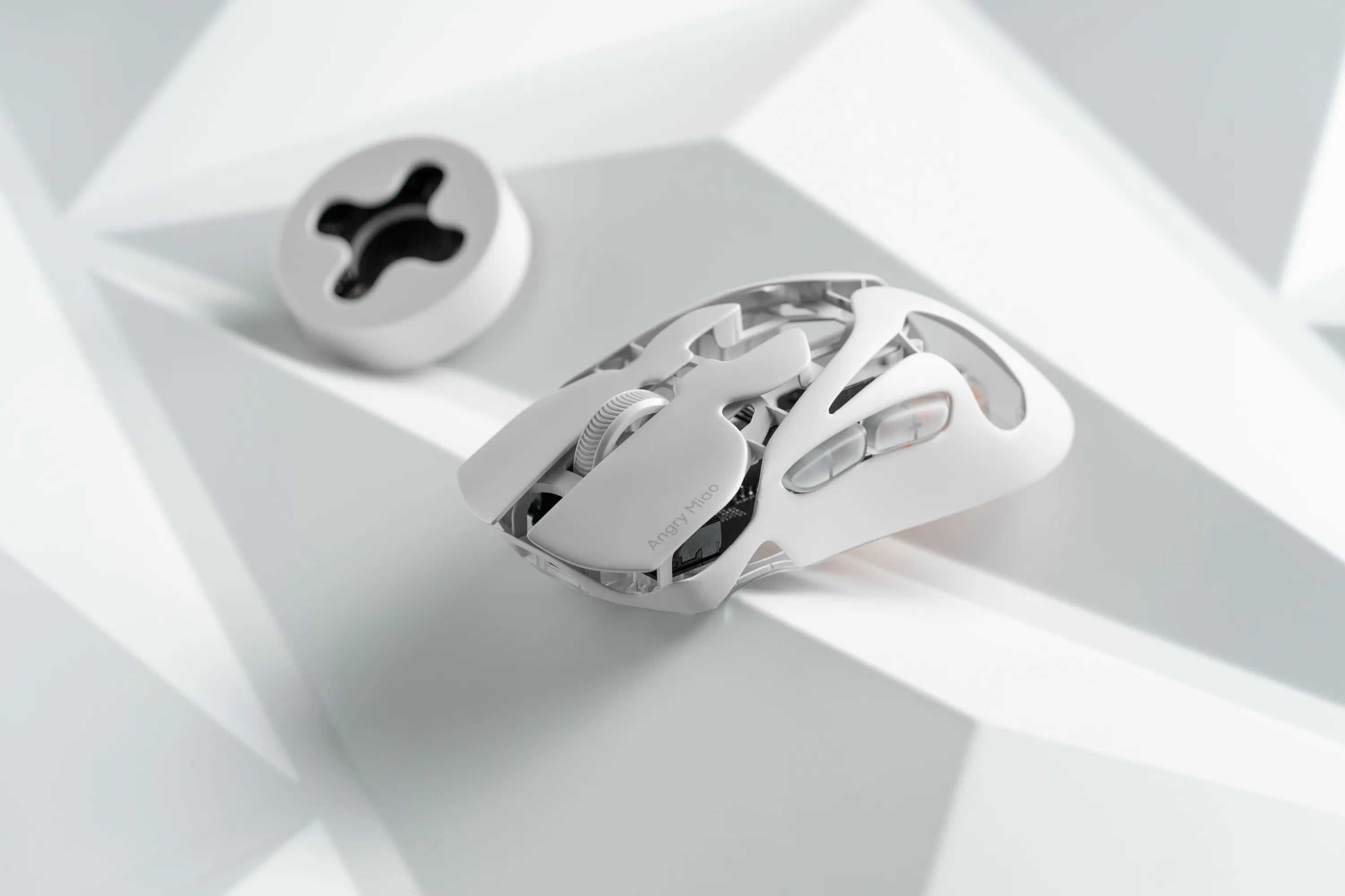 AM INFINITY .97 : Wireles Ultralight Magnesium Alloy Gaming Mouse - Angry Miao