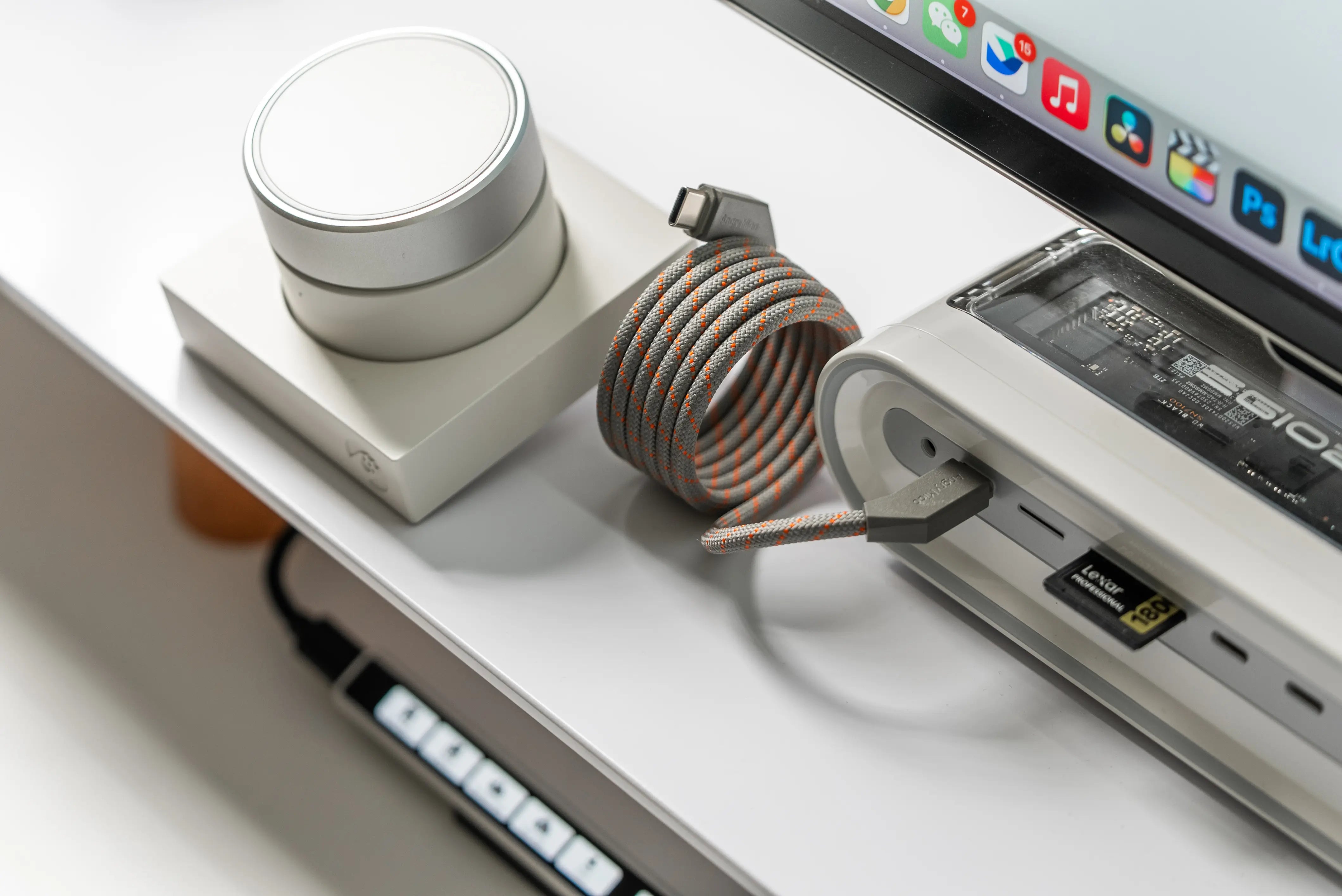 AM SLANTCABLE™ : Magnetic Self-Coiling Cable - Angry Miao