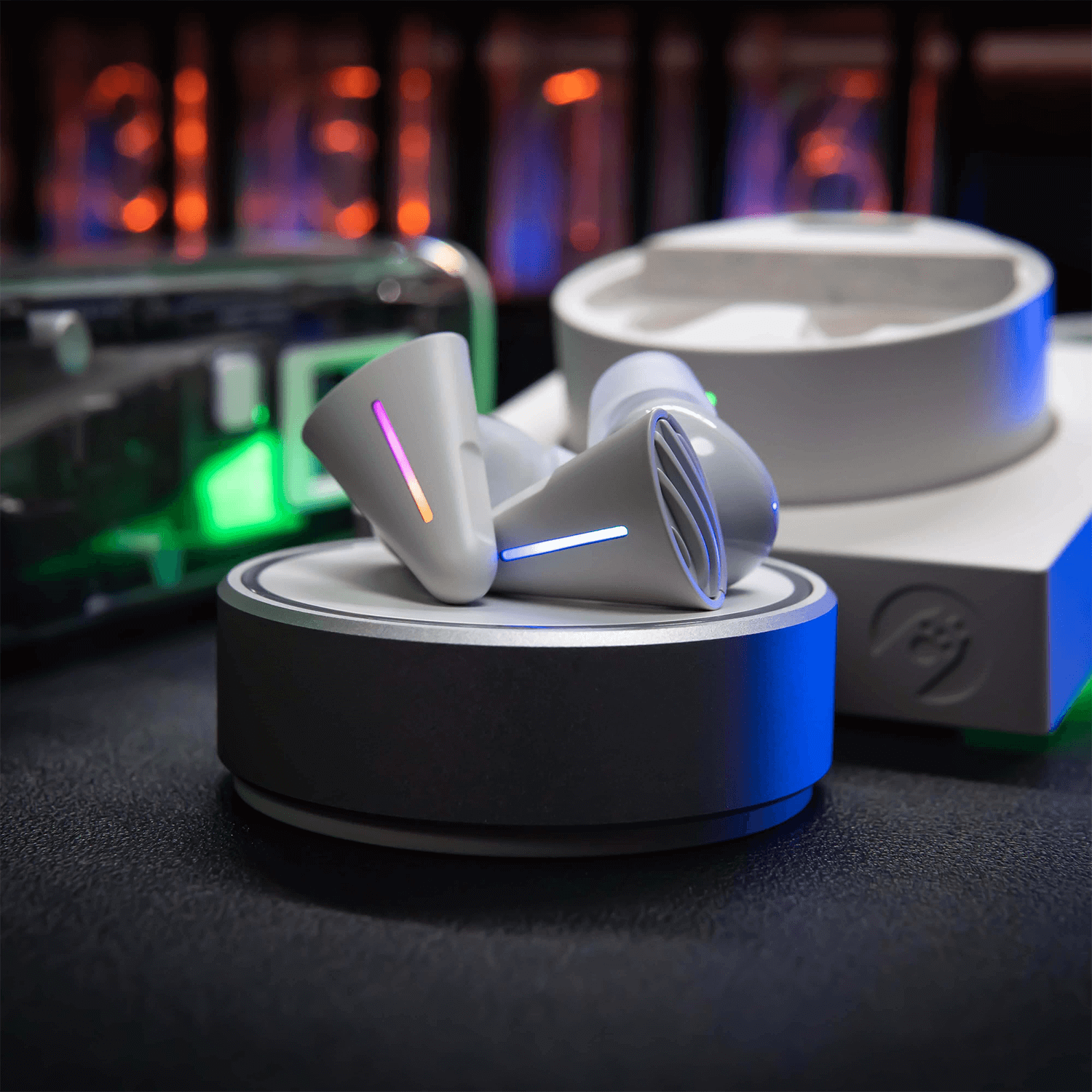 ゲーミングイヤホン Angry Miao Cyberblade Cyberblade gaming earbuds are the pinnacle of overengineering