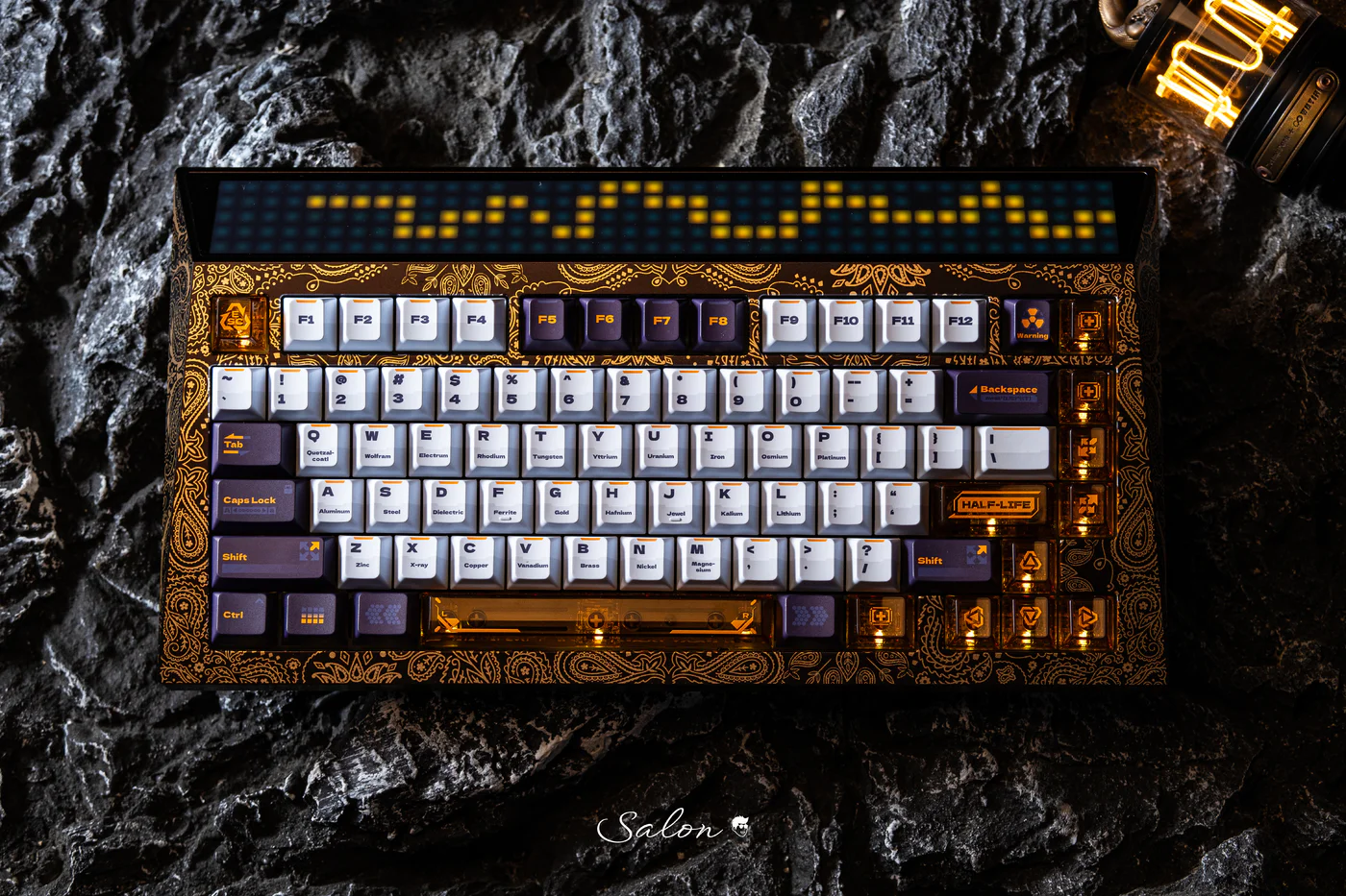 CYBERBOARD Novel Project - Gold Paisley CYBERBOARD Novel Project - Gold Paisley