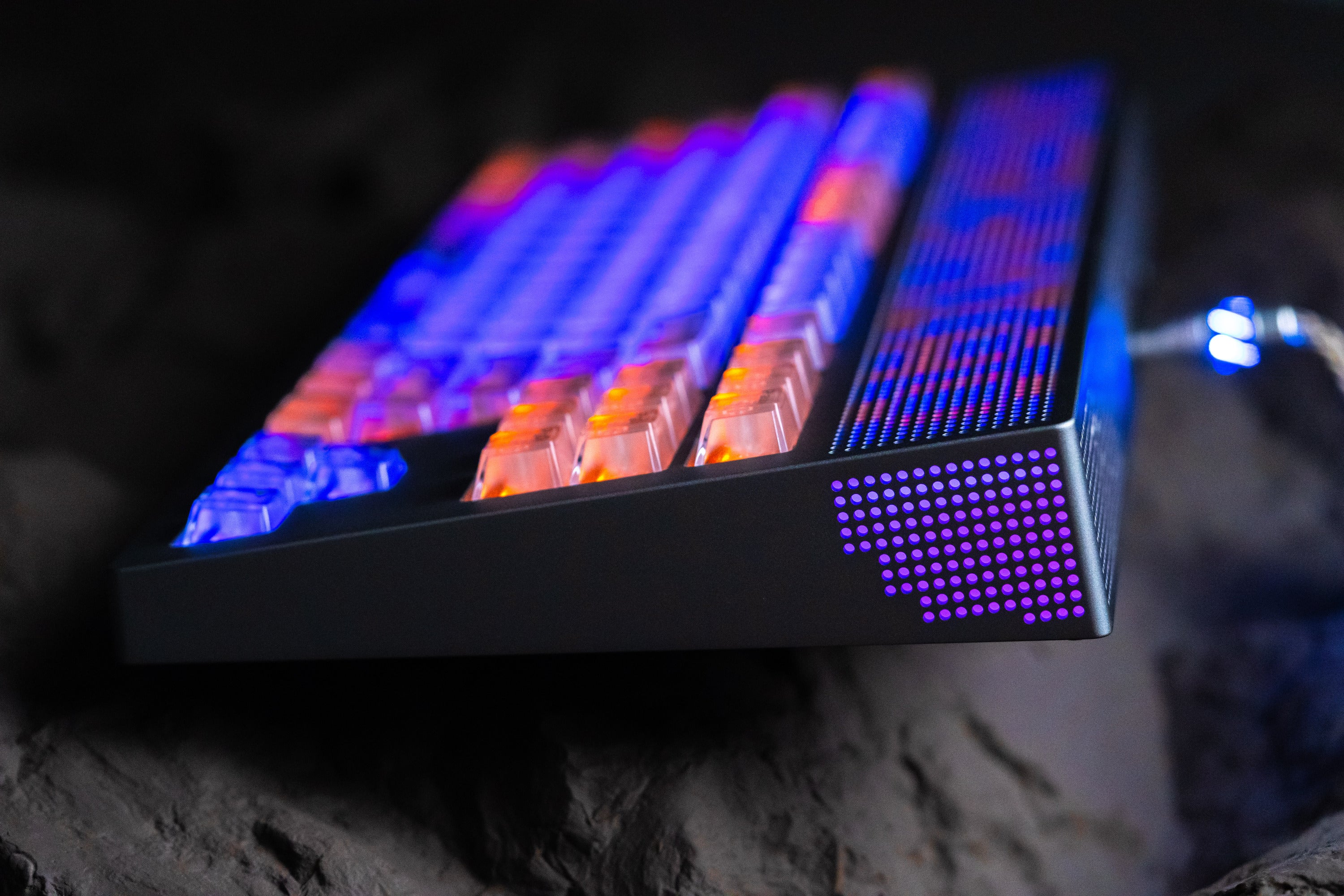 AM Neon 80 King of RGB - Angry Miao
