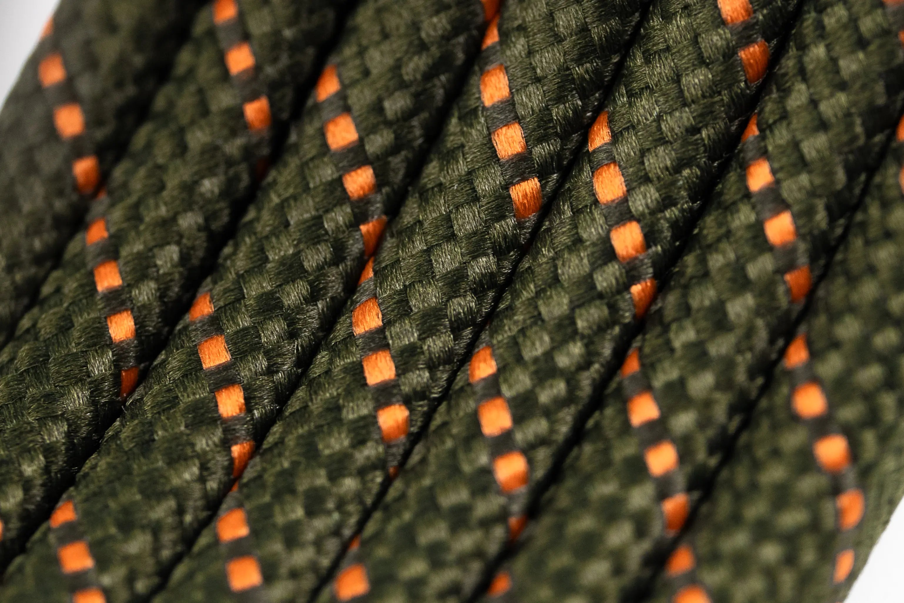 AM SLANTCABLE™ : Magnetic Self-Coiling Cable - Angry Miao