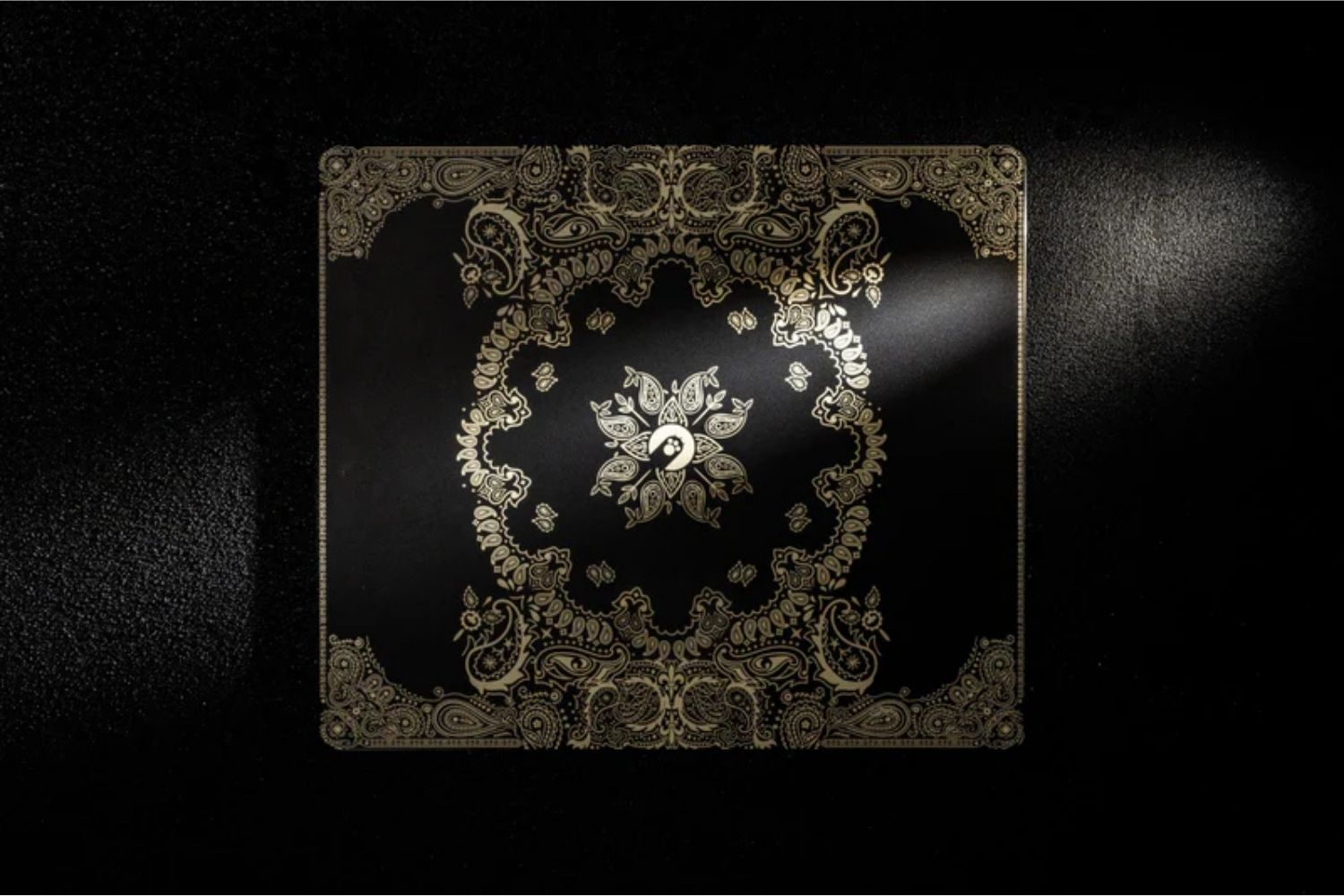 AM SilkGlass Gaming Mouse Pad