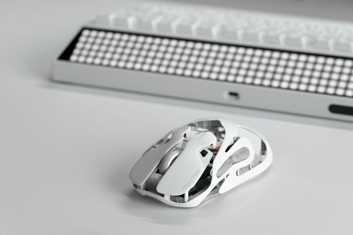 Wireless vs Bluetooth Mouse