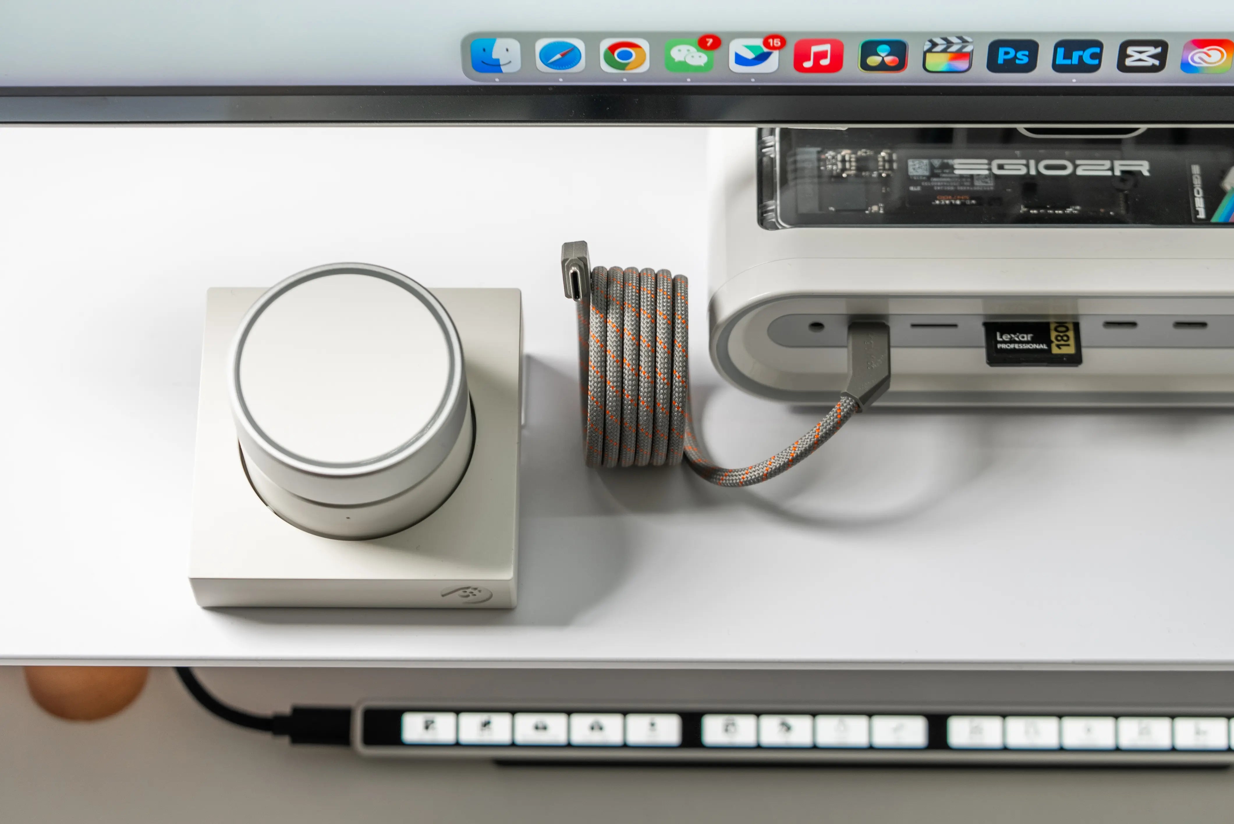 AM SLANTCABLE™ : Magnetic Self-Coiling Cable - Angry Miao