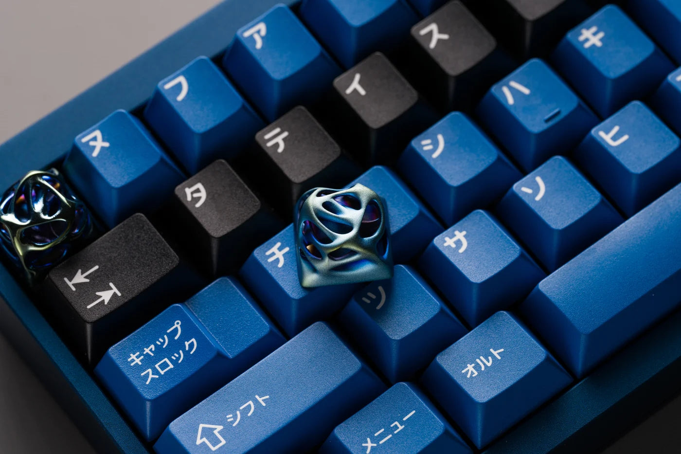 Ellipsis "Avant Silver Grind" Artisan keycap