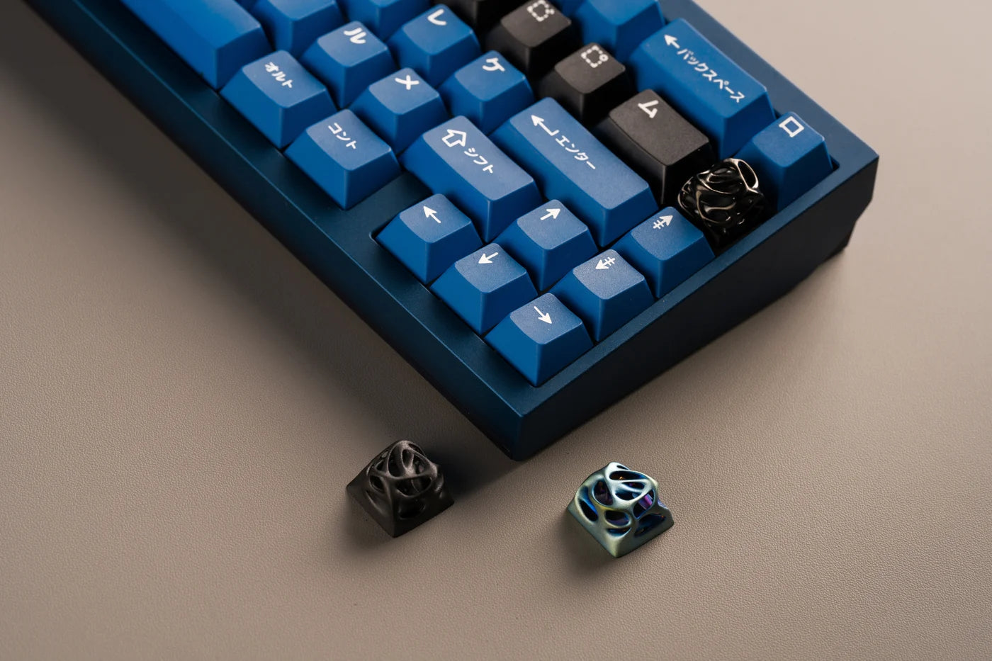 Ellipsis "Avant Silver Grind" Artisan keycap