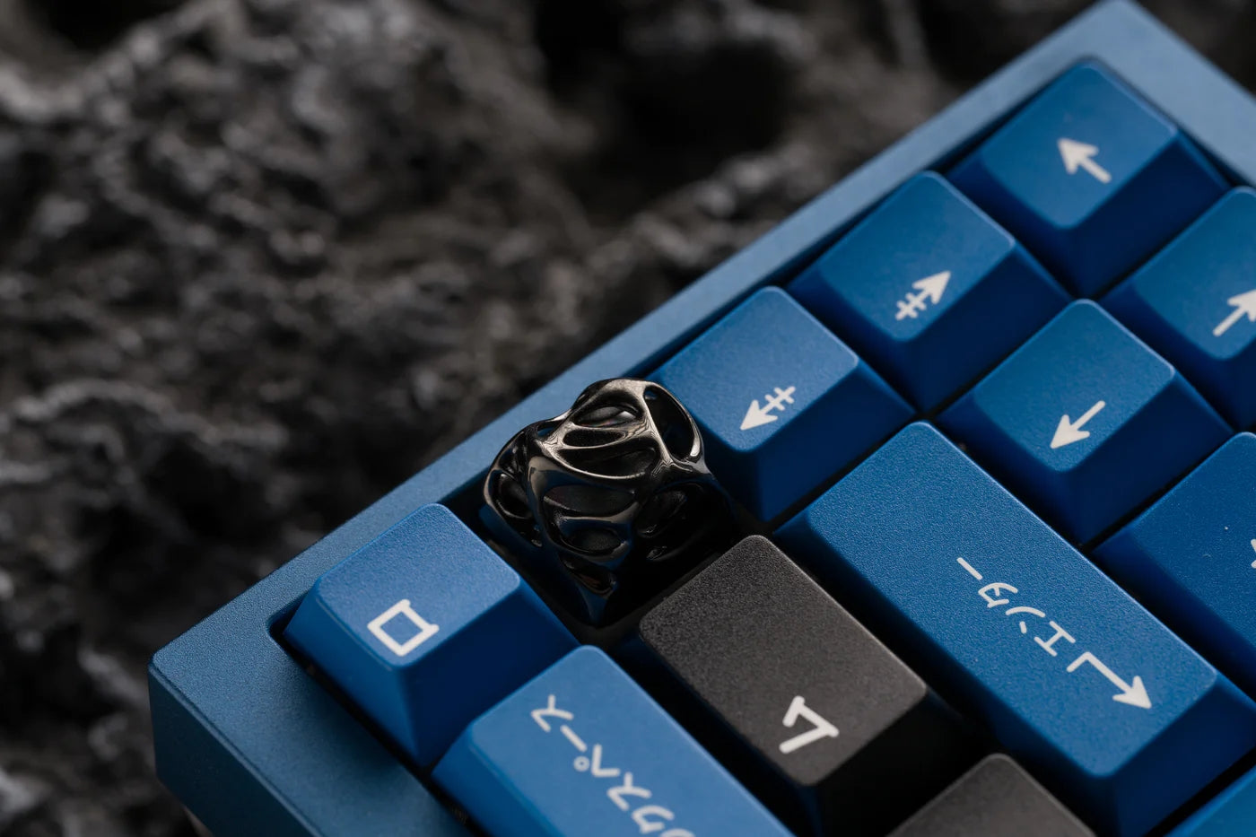 Ellipsis "Avant Silver Grind" Artisan keycap