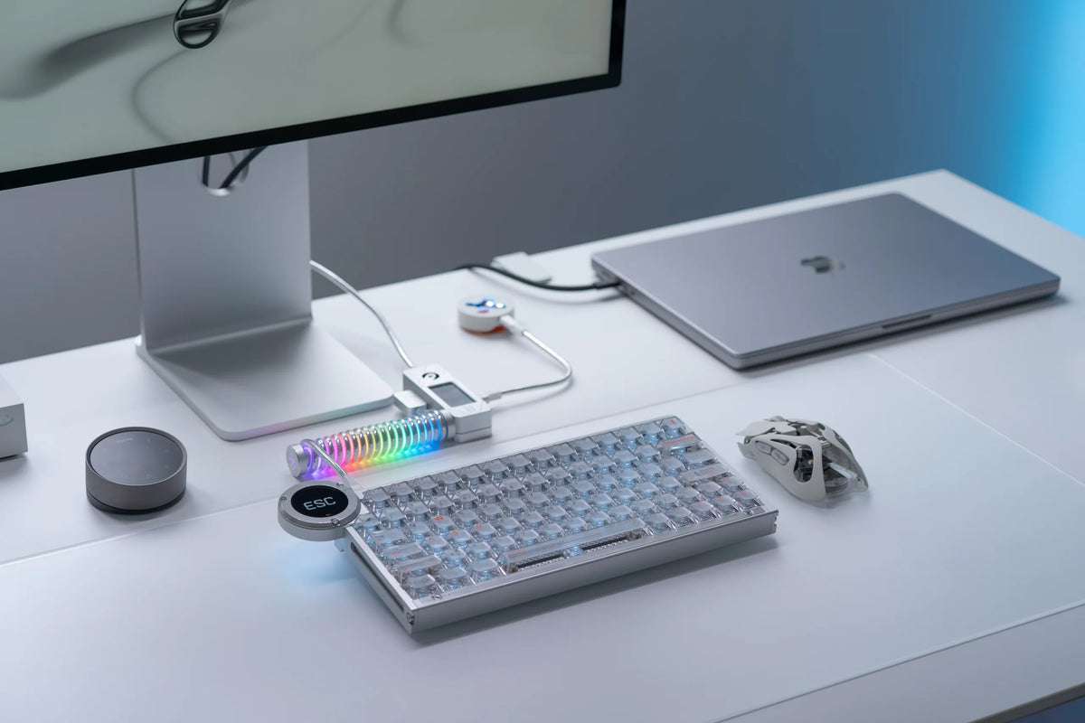 AM x WINSHOP PixelGlow Hub Coiled Cable — Custom Display & Glow